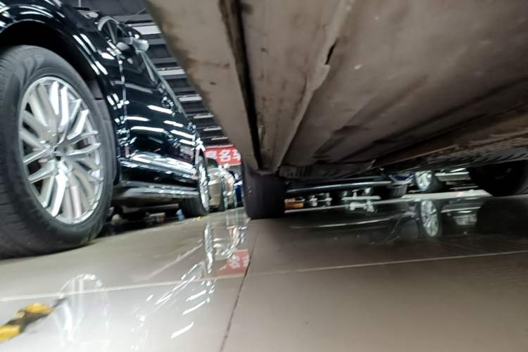Used Lynk & Co 05 EM-P 2023 1.5TD EM-P Right Side Sill