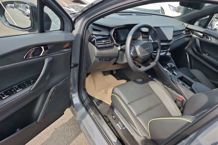 Used Lynk & Co 06 2023 Remix 1.5T Dynamic Halo Interior 2