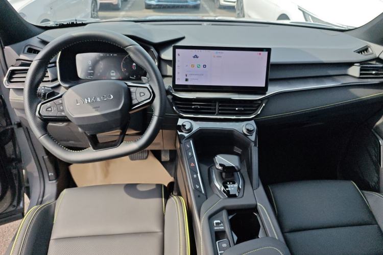 Used Lynk & Co 06 2023 Remix 1.5T Dynamic Halo Interior 3