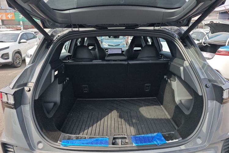 Used Lynk & Co 06 2023 Remix 1.5T Dynamic Halo Trunk