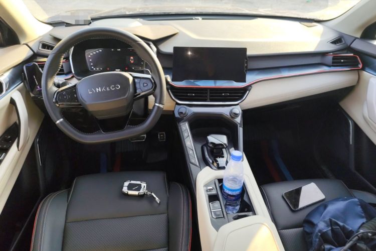 Used Lynk & Co 06 2020 1.5T YAO Halo Center Console