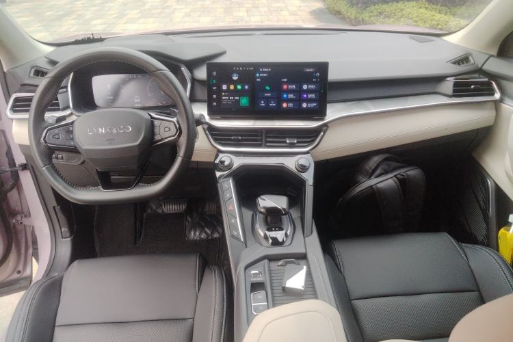 Used Lynk & Co 06 2023 Remix 1.5T Shero Center Console