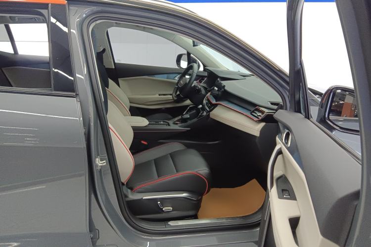 Used Lynk & Co 06 2020 1.5T YAO Halo Right Front Seat