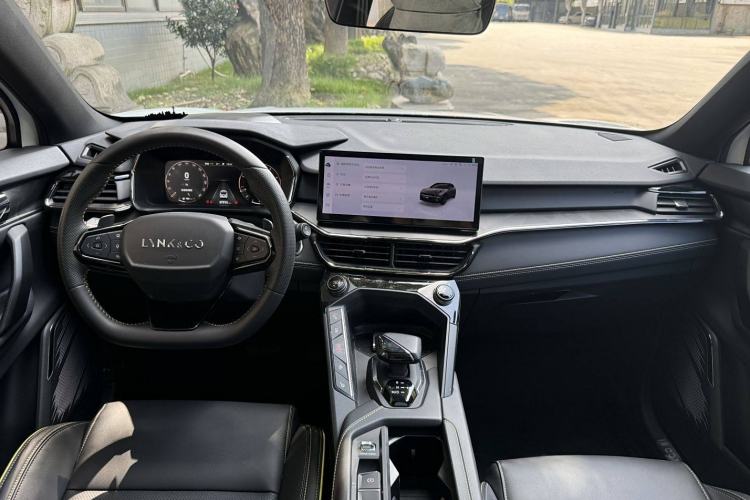 Used Lynk & Co 06 2023 Remix 1.5T Dynamic Halo Interior 1