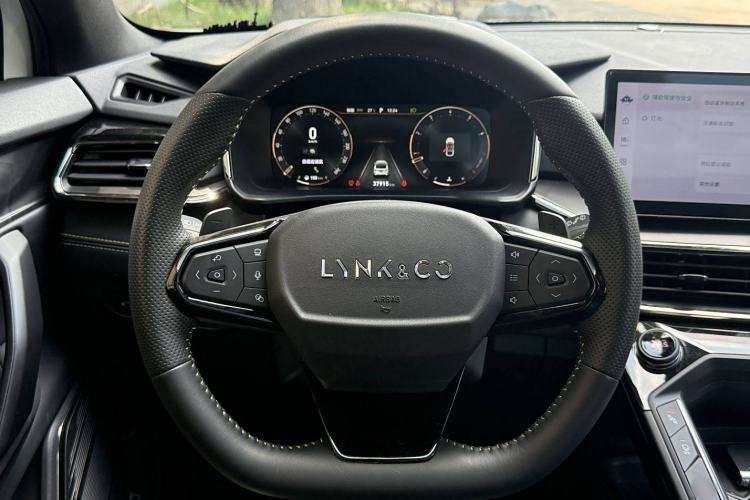 Used Lynk & Co 06 2023 Remix 1.5T Dynamic Halo Interior 2