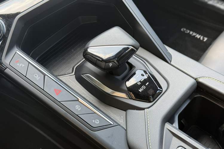 Used Lynk & Co 06 2023 Remix 1.5T Dynamic Halo Interior 7