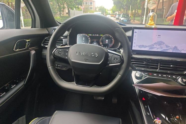 Used Lynk & Co 06 2023 Remix 1.5T Dynamic Halo Steering Wheel