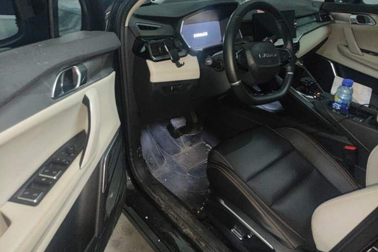 Used Lynk & Co 06 2020 1.5T Type Plus Driver Seat