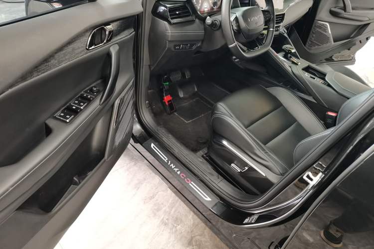 Used Lynk & Co 06 2020 1.5T JinPro model Interior 3