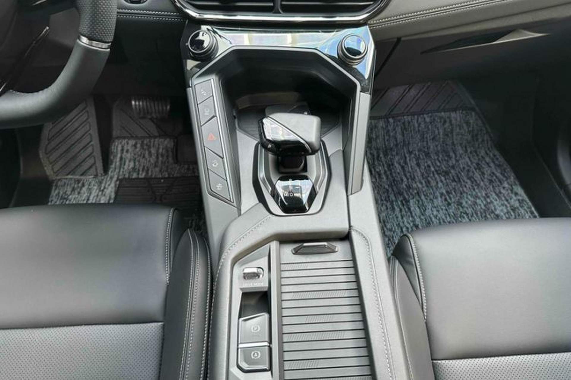 Used Lynk & Co 06 2020 1.5T JinPro model Interior 3