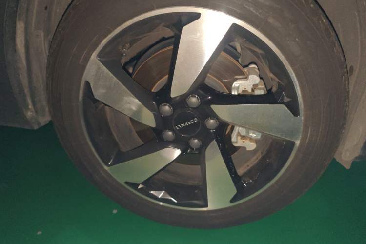 Used Lynk & Co 06 2020 1.5T JinPro model Right Front Wheel Hub