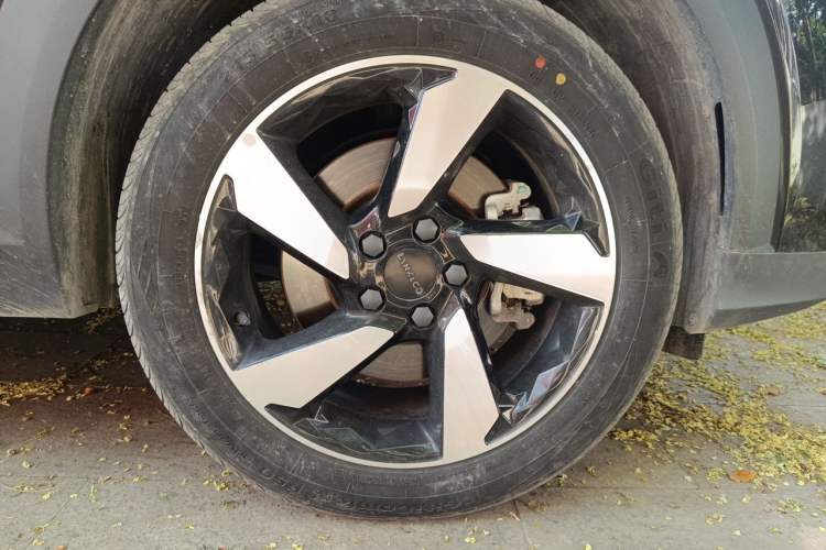 Used Lynk & Co 06 2020 1.5T JinPro model Right Front Wheel Hub