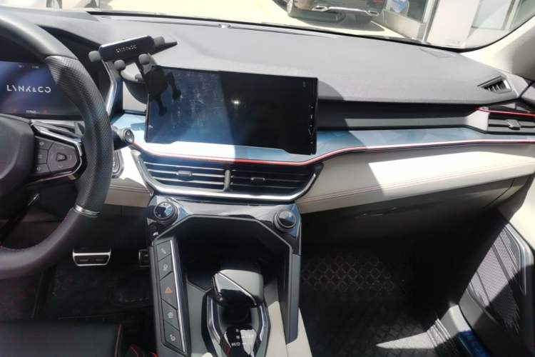 Used Lynk & Co 06 2020 1.5T YAO Halo Audio And AC Panel