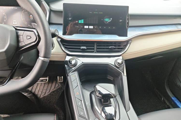 Used Lynk & Co 06 2020 1.5T YAO Halo Audio And AC Panel