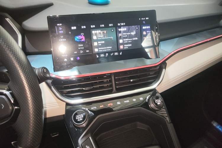 Used Lynk & Co 06 2020 1.5T YAO Halo Audio And AC Panel