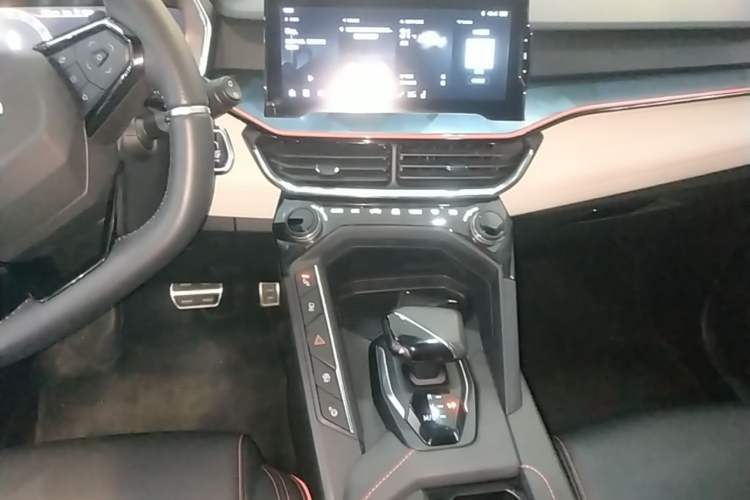 Used Lynk & Co 06 2020 1.5T YAO Halo Audio And AC Panel