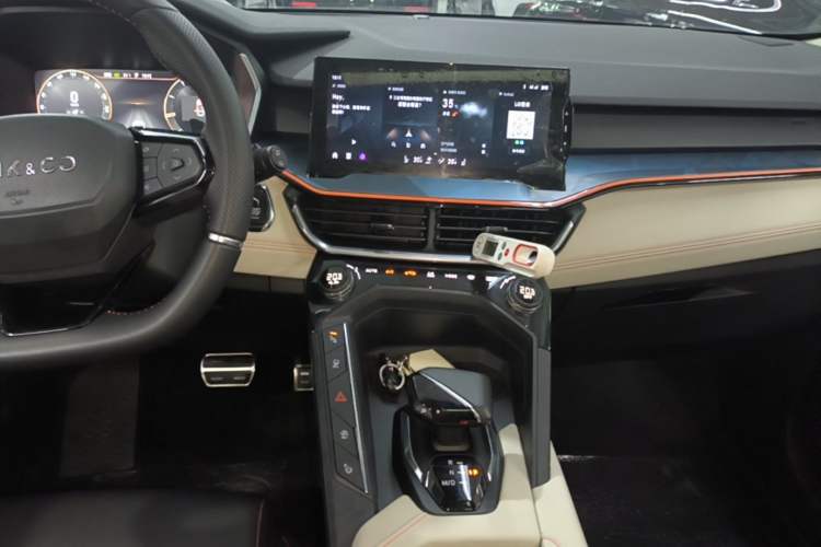 Used Lynk & Co 06 2020 1.5T YAO Halo Audio And AC Panel
