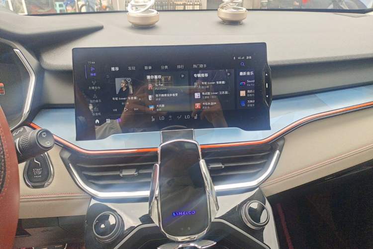 Used Lynk & Co 06 2020 1.5T YAO Halo Audio And AC Panel