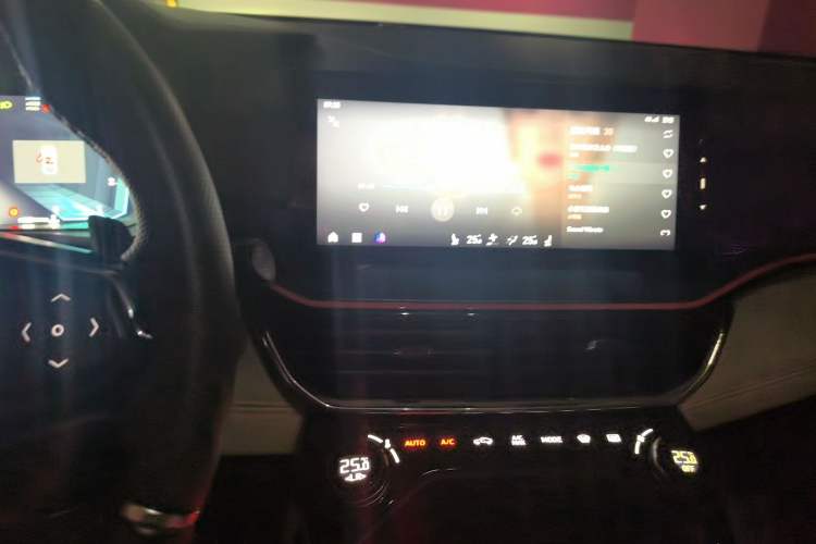 Used Lynk & Co 06 2020 1.5T YAO Halo Audio And AC Panel