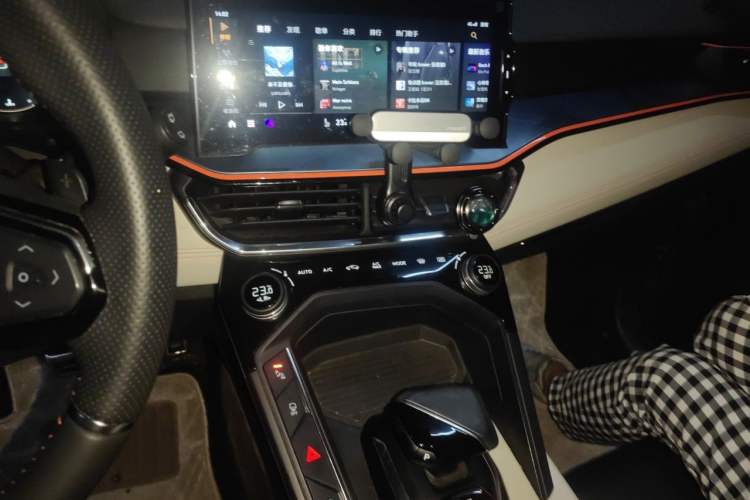 Used Lynk & Co 06 2020 1.5T YAO Halo Audio And AC Panel
