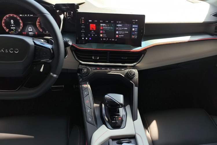 Used Lynk & Co 06 2020 1.5T YAO Halo Audio And AC Panel