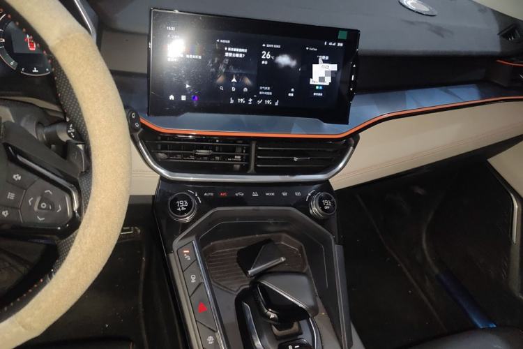 Used Lynk & Co 06 2020 1.5T YAO Halo Audio And AC Panel