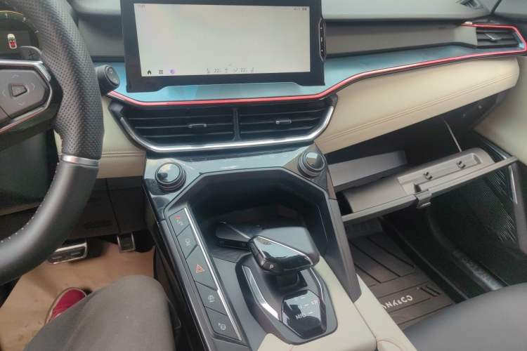 Used Lynk & Co 06 2020 1.5T YAO Halo Audio And AC Panel