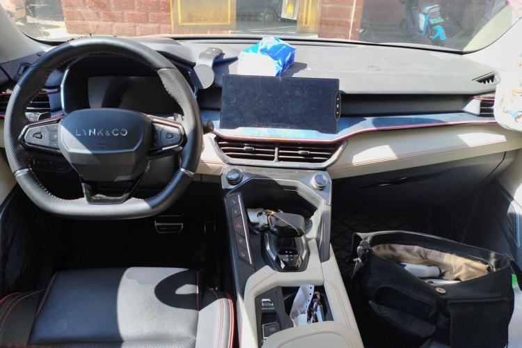 Used Lynk & Co 06 2020 1.5T YAO Halo Center Console