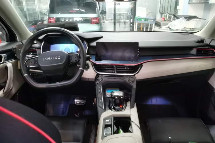 Used Lynk & Co 06 2020 1.5T Tech Pioneer Edition Center Console