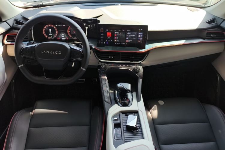 Used Lynk & Co 06 2020 1.5T YAO Halo Center Console