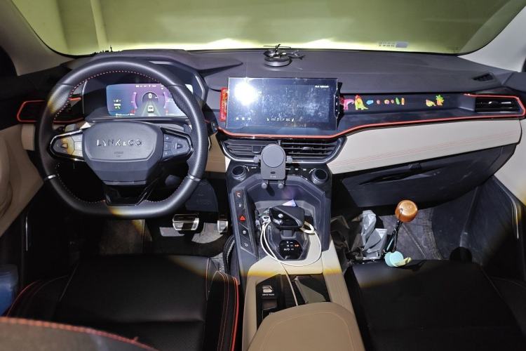 Used Lynk & Co 06 2020 1.5T YAO Halo Center Console