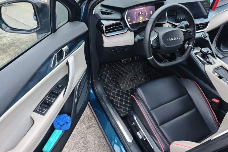 Used Lynk & Co 06 2020 1.5T YAO Halo Driver Seat