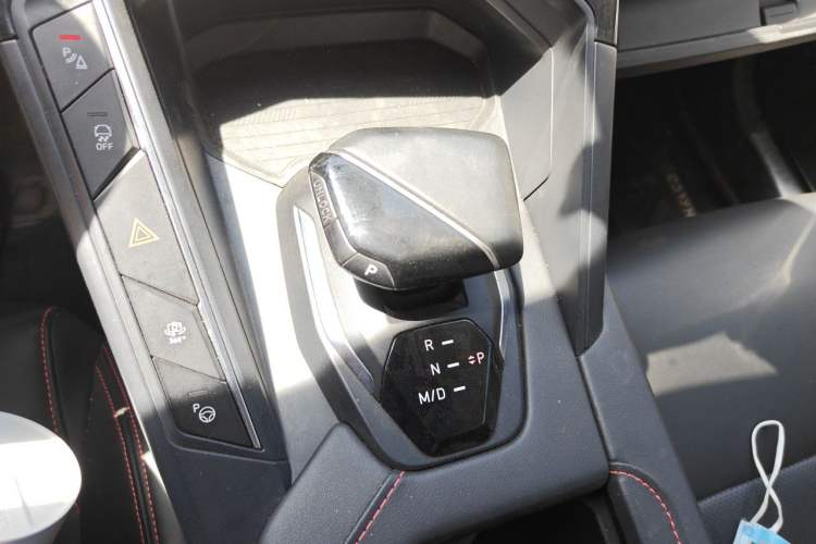 Used Lynk & Co 06 2020 1.5T YAO Halo Gear Lever