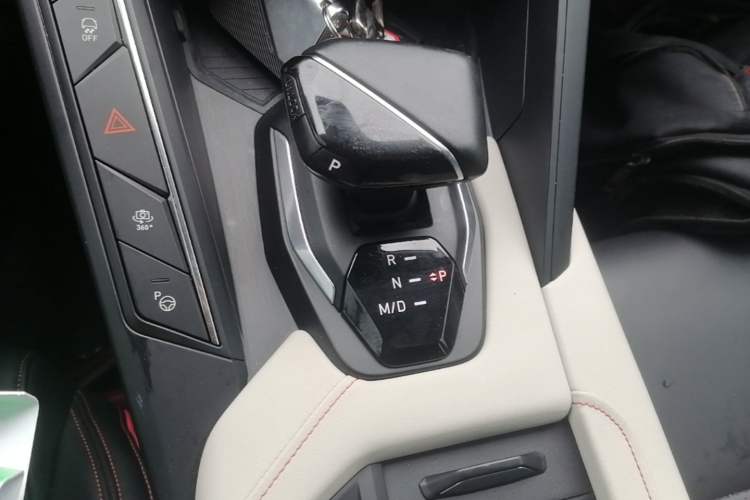 Used Lynk & Co 06 2020 1.5T YAO Halo Gear Lever