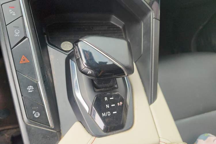 Used Lynk & Co 06 2020 1.5T YAO Halo Gear Lever