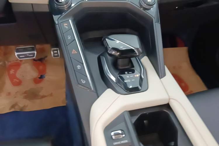 Used Lynk & Co 06 2020 1.5T YAO Halo Gear Lever