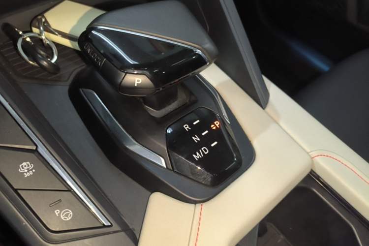 Used Lynk & Co 06 2020 1.5T YAO Halo Gear Lever