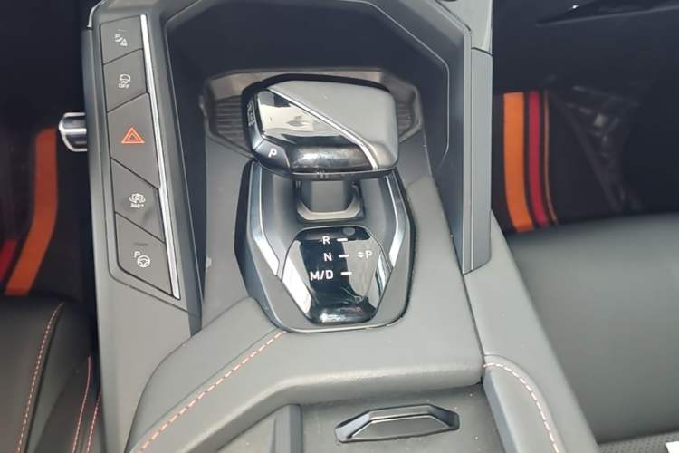 Used Lynk & Co 06 2020 1.5T YAO Halo Gear Lever