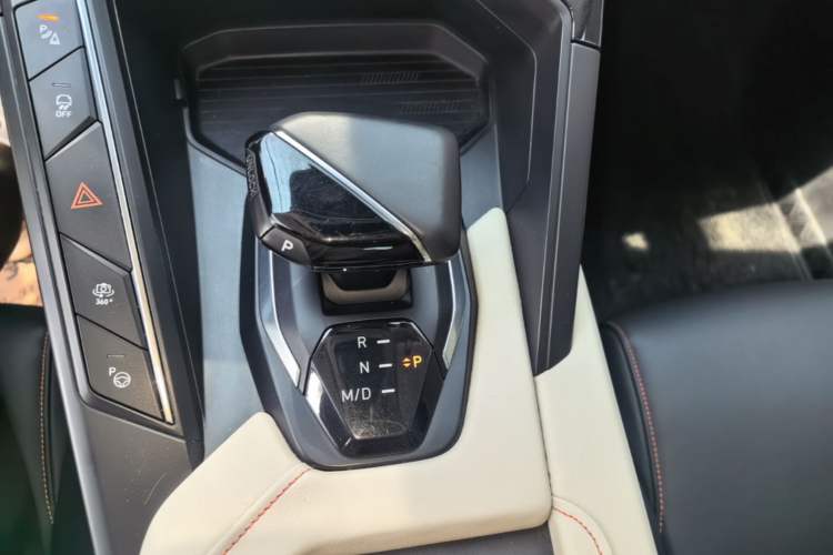Used Lynk & Co 06 2020 1.5T YAO Halo Gear Lever