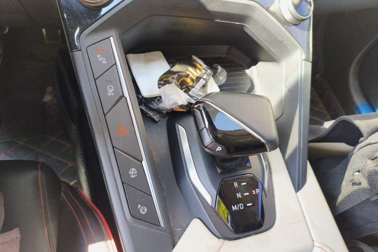 Used Lynk & Co 06 2020 1.5T YAO Halo Gear Lever