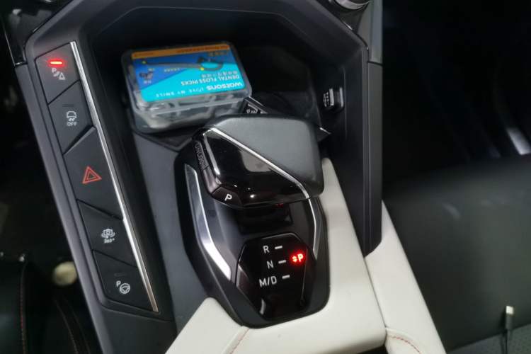 Used Lynk & Co 06 2020 1.5T Tech Pioneer Edition Gear Lever