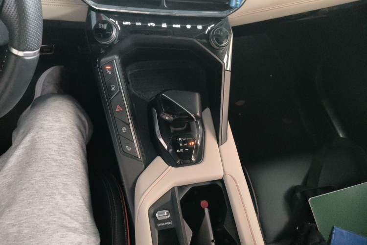 Used Lynk & Co 06 2020 1.5T Tech Pioneer Edition Gear Lever