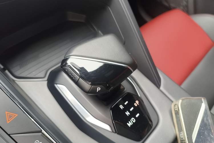Used Lynk & Co 06 2020 1.5T JinPro model Gear Lever