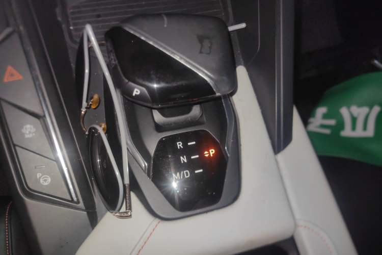 Used Lynk & Co 06 2020 1.5T YAO Halo Gear Lever