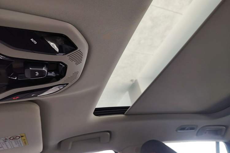 Used Lynk & Co 06 2020 1.5T YAO Halo Headliner