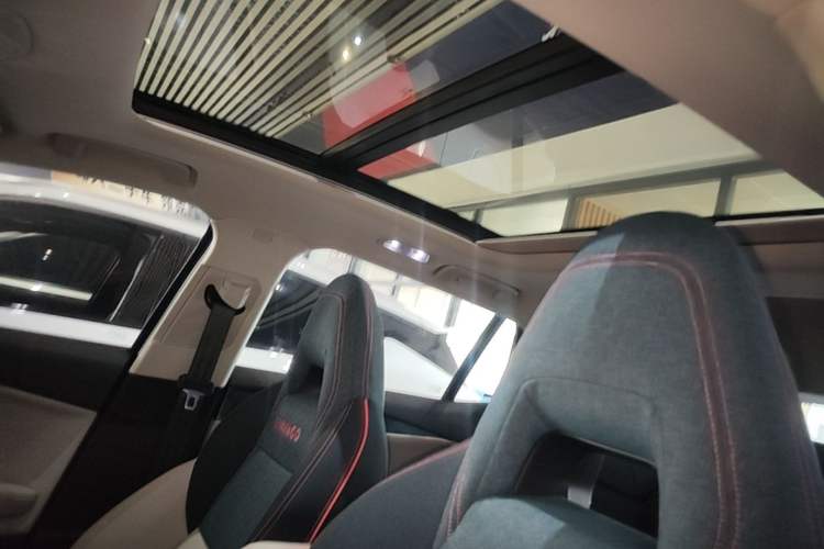 Used Lynk & Co 06 2020 1.5T YAO Halo Headliner