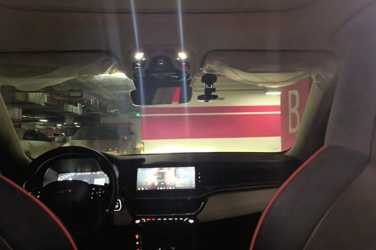 Used Lynk & Co 06 2020 1.5T YAO Halo Headliner