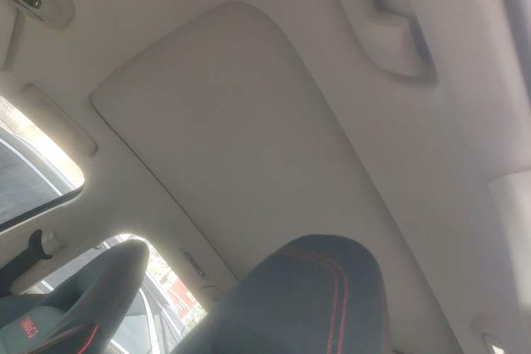 Used Lynk & Co 06 2020 1.5T YAO Halo Headliner