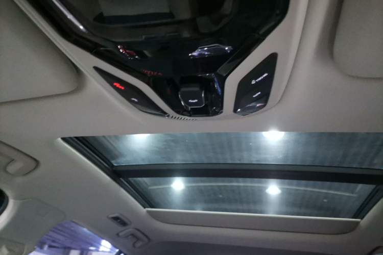Used Lynk & Co 06 2020 1.5T YAO Halo Headliner