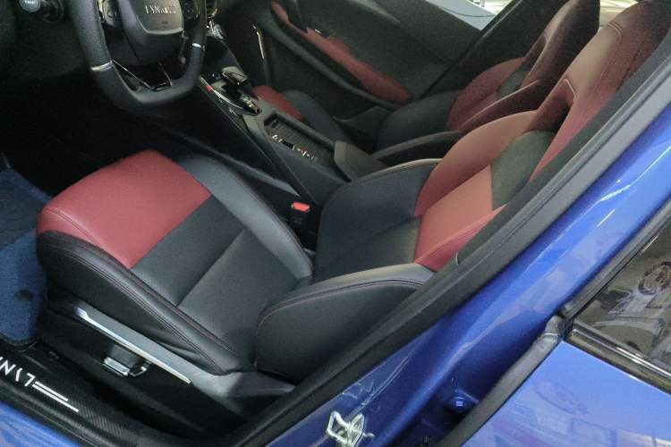 Used Lynk & Co 06 2020 1.5T JinPro model Interior 1